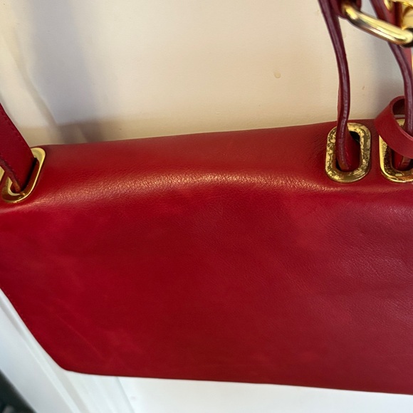 Stunning Leather GAYA Red Crossbody or handbag Bag with Gold Accents - Picture 8 of 15